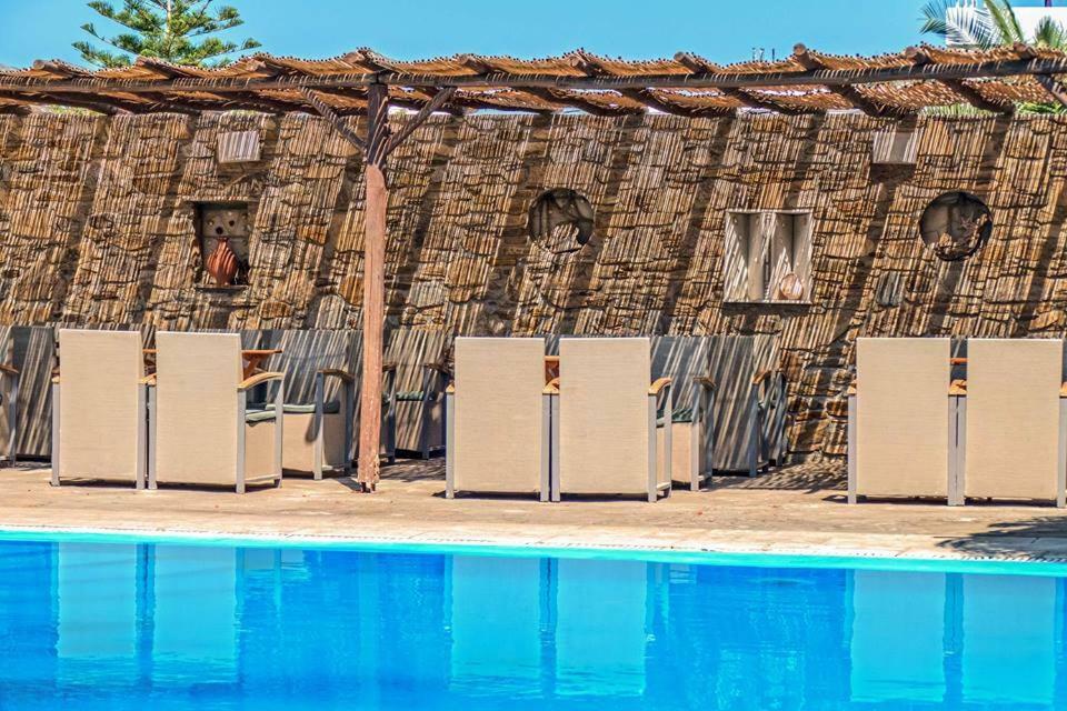 Vári Amfitrion Hotel מראה חיצוני תמונה